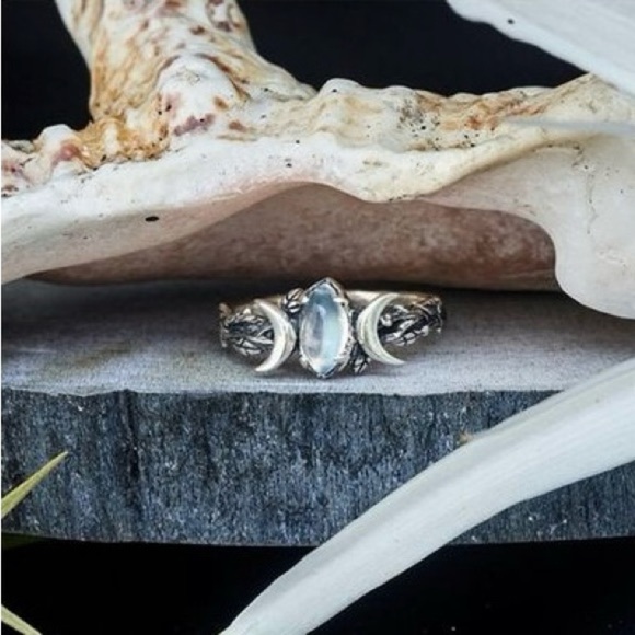 Silver Moon Stone Ring Witchy Themed Ring, Forest Ring - Picture 4 of 6